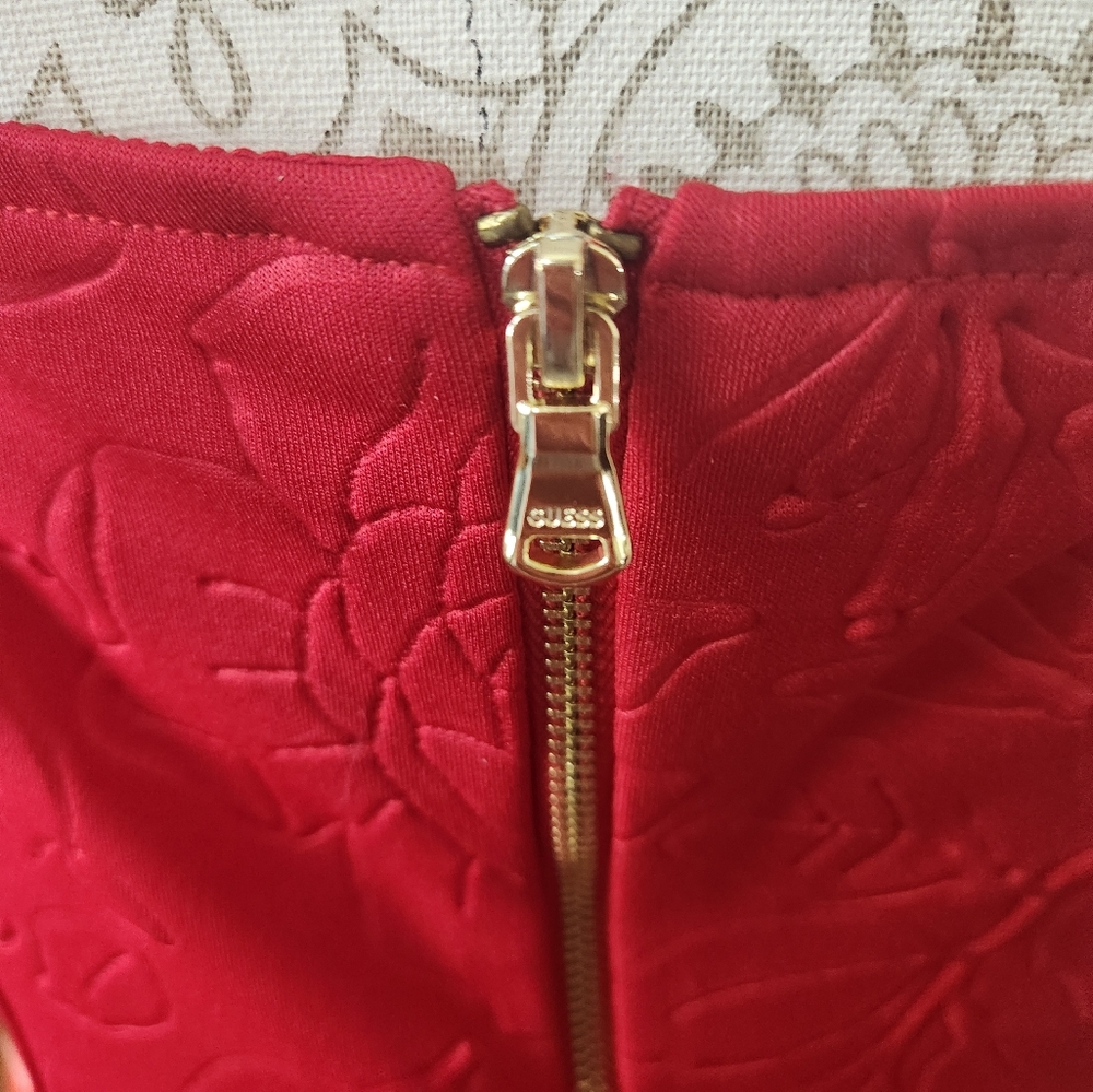 Guess Los Angeles Belle Crimson Valentines Day BodyCon Dress size 12 - Picture 11 of 16